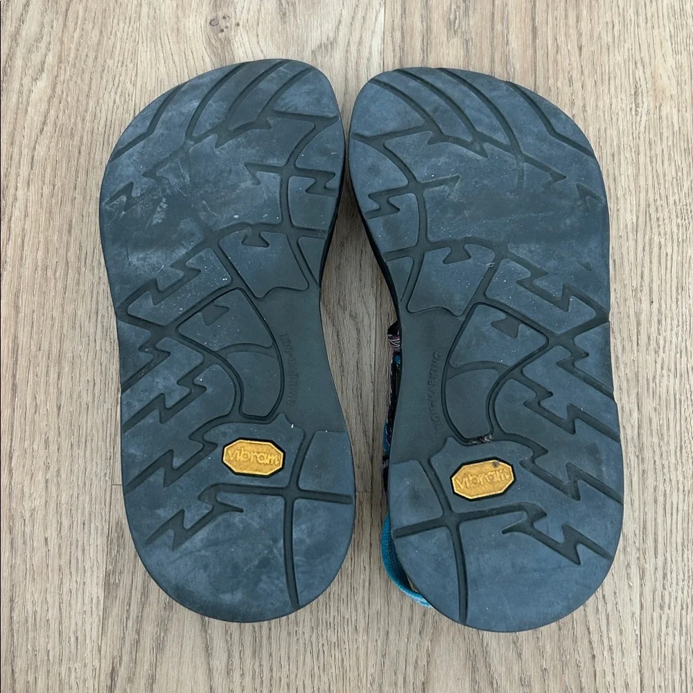 Women’s Chaco Sandals Blue & Purple Size 9‎